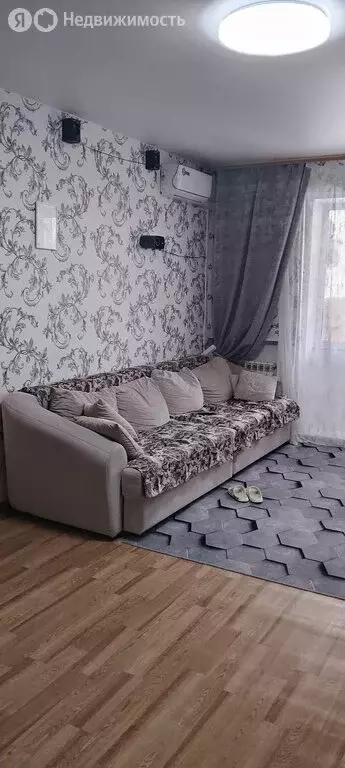 3-комнатная квартира: посёлок городского типа Новосемейкино, Школьная ... - Фото 1