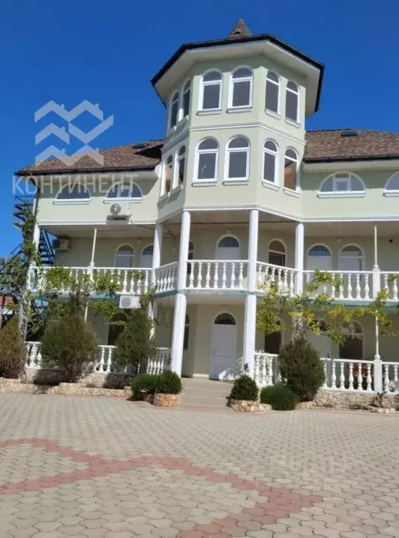 Дом в Крым, Черноморский район, Оленевское с/пос, с. Оленевка ул. ... - Фото 1