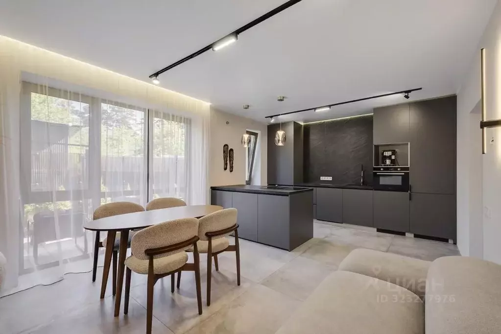 Таунхаус в Московская область, Видное Вокзальная ул., 39/1 (240 м) - Фото 1