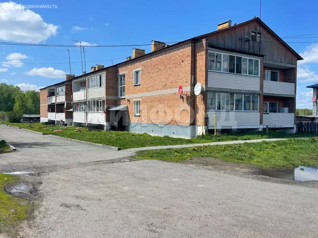 3-комнатная квартира: посёлок Петровский, Октябрьская улица, 47 (62 м) - Фото 0