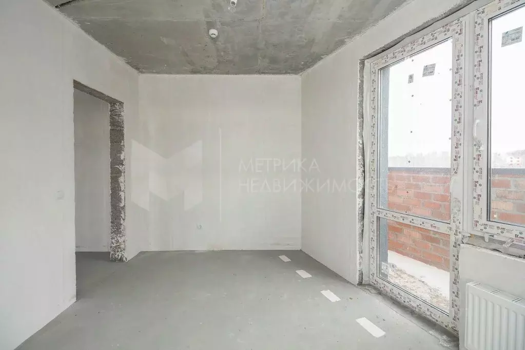 3-к кв. Тюменская область, Тюмень Рощино мкр, ул. Александра ... - Фото 0