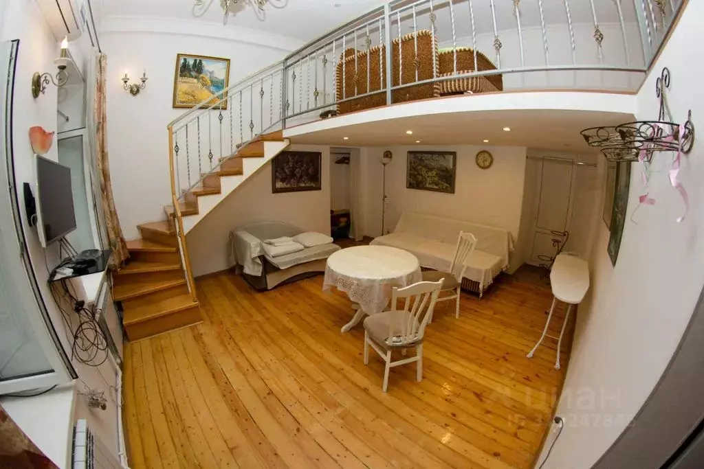 1-к кв. Крым, Ялта ул. Дмитриева, 8 (53.0 м) - Фото 0