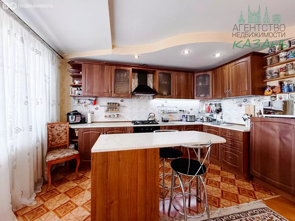 3-комнатная квартира: Казань, улица Фатыха Амирхана, 91А (100 м) - Фото 1