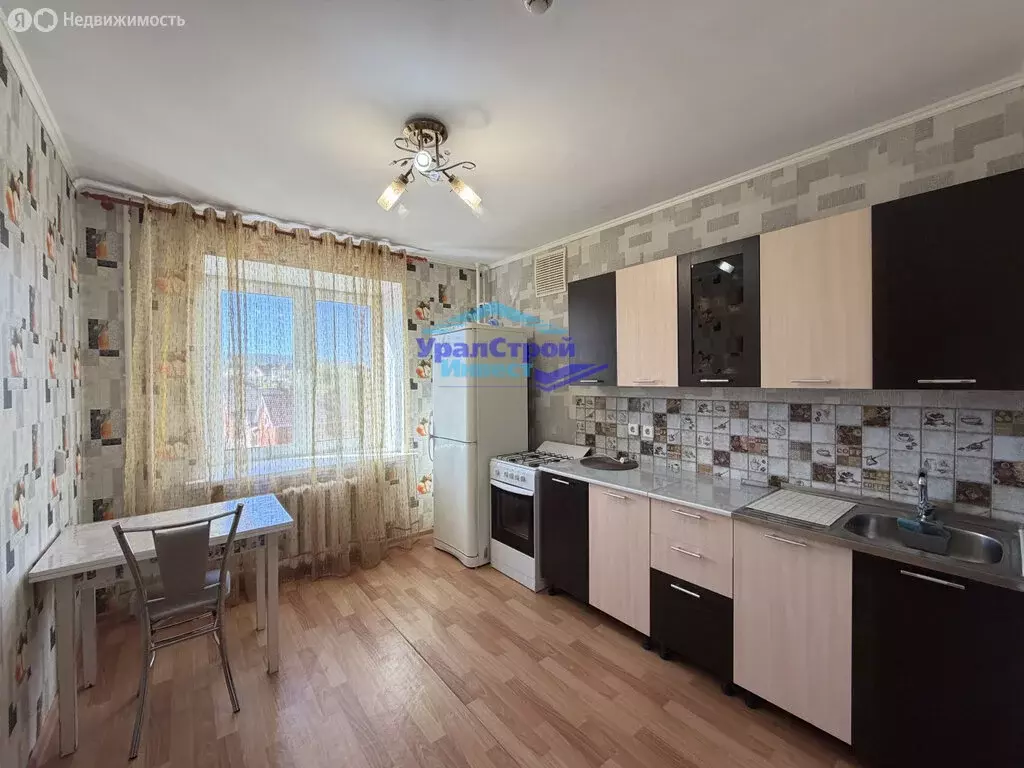1-комнатная квартира: Октябрьский, микрорайон 32А, 6 (38.3 м) - Фото 2