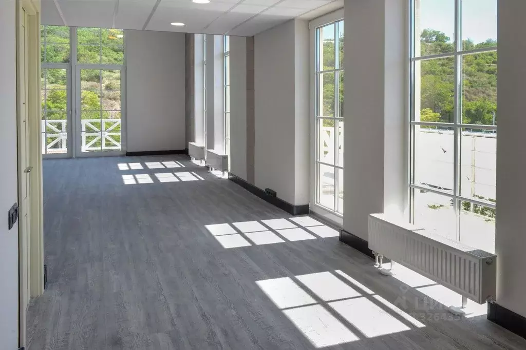 Помещение свободного назначения в Севастополь ул. Портовая, 17 (77 м) - Фото 2