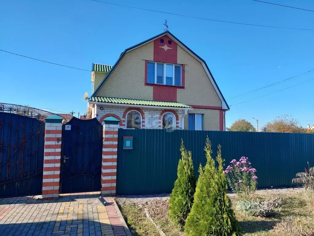 Дом в Белгородская область, Белгород ул. Имени Героя Советского Союза ... - Фото 0