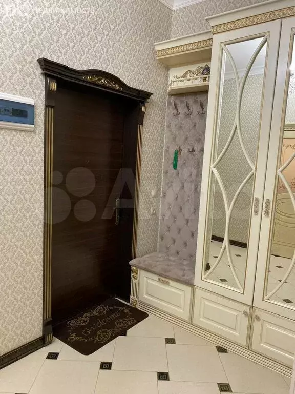 3-комнатная квартира: Махачкала, улица Каммаева, 16 (88 м) - Фото 0