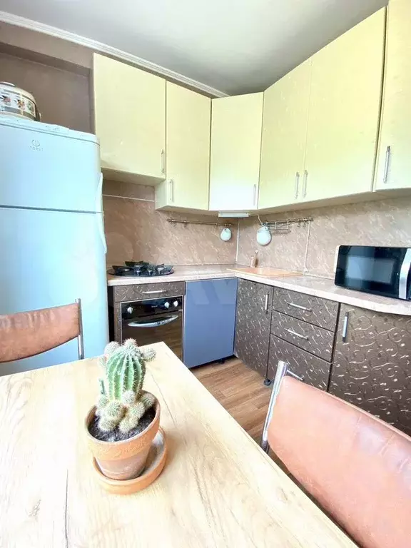 3-к. квартира, 65 м, 3/5 эт. - Фото 0