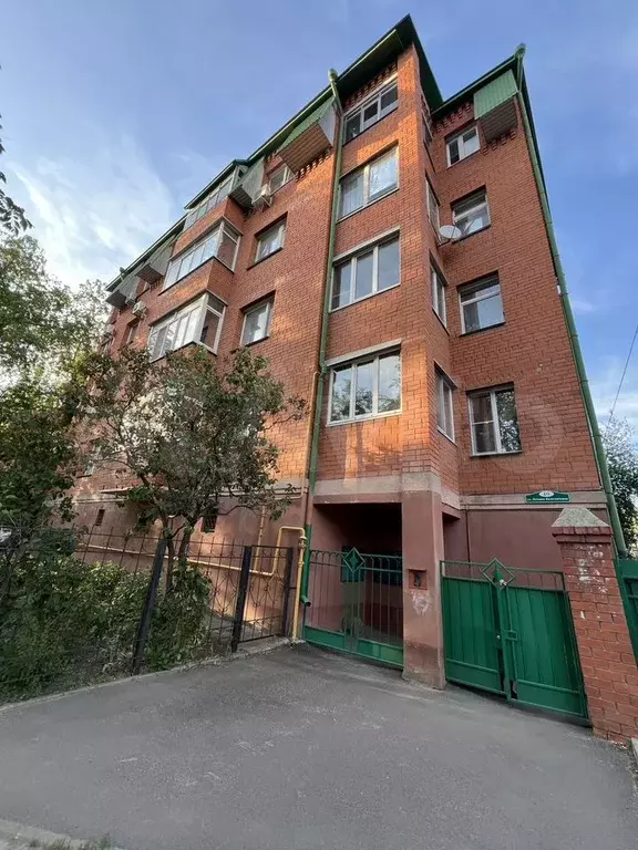 1-к. квартира, 52 м, 2/4 эт. - Фото 0