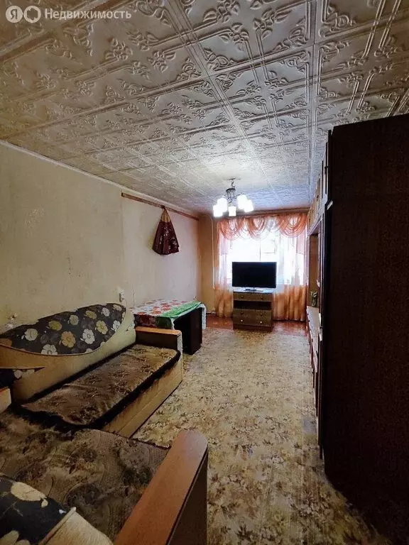 3-комнатная квартира: посёлок городского типа Уваровка, улица ... - Фото 1