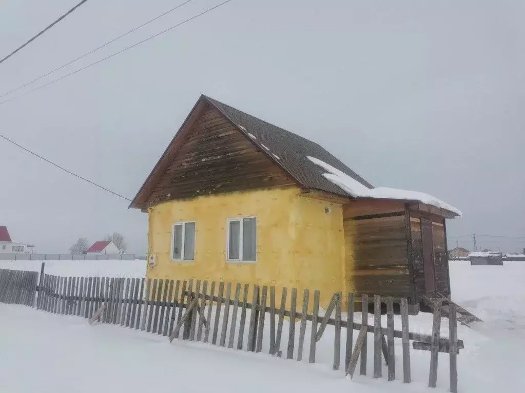 Дом в Башкортостан, Нуримановский район, Красногорский сельсовет, с. ... - Фото 1
