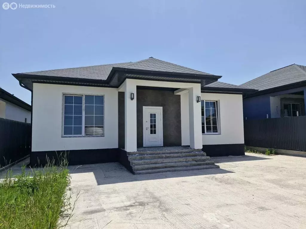 Дом в Ессентуки, улица имени Рыбникова, 34 (150 м) - Фото 1