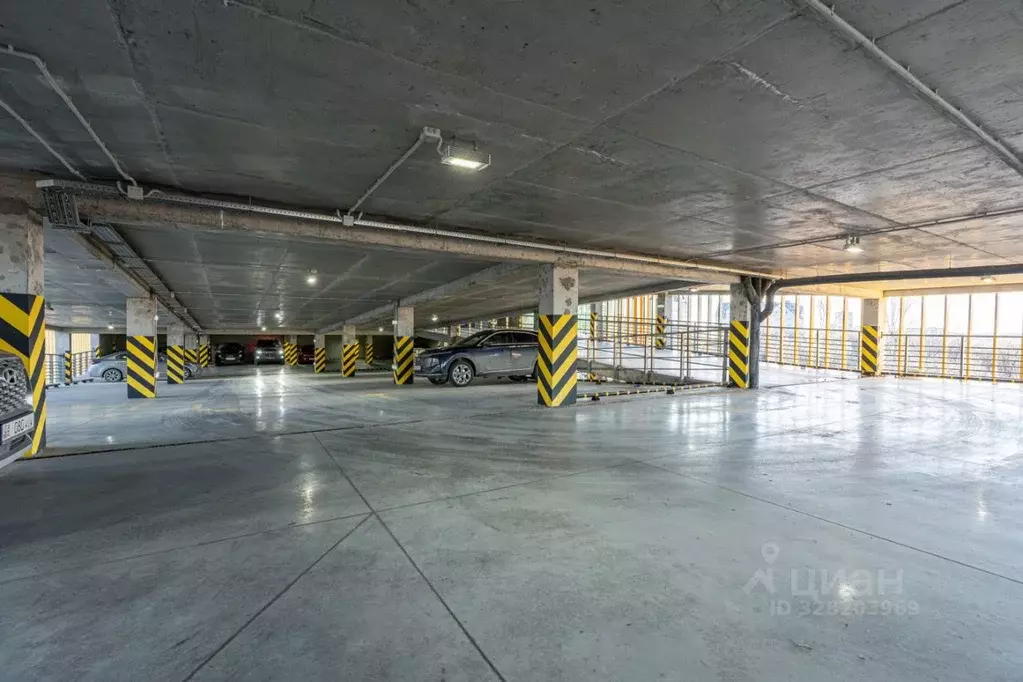 Гараж в Татарстан, Казань ул. Бари Галеева, 18 (13 м) - Фото 1