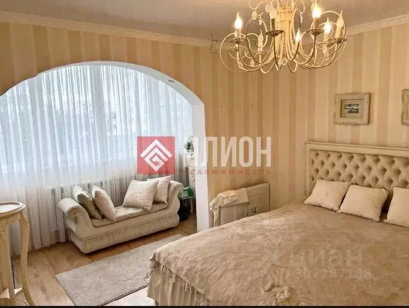 2-к кв. Севастополь ул. Адмирала Фадеева, 13В (56.0 м) - Фото 0