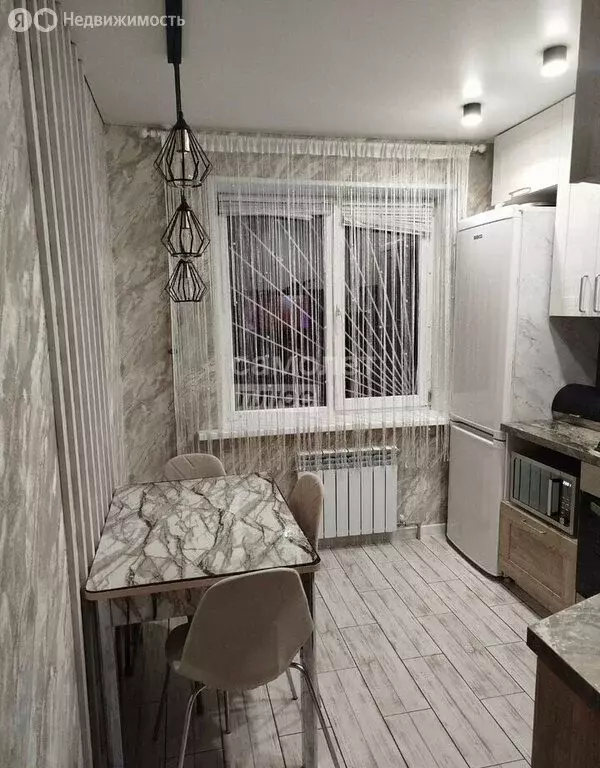 2-комнатная квартира: Курск, проспект Дружбы, 24 (64.4 м) - Фото 1
