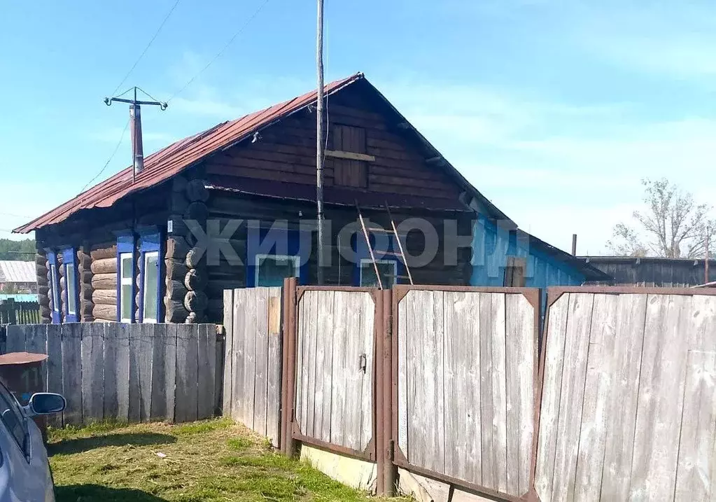 Дом в Новосибирская область, Колыванский район, с. Вьюны Набережная ... - Фото 0