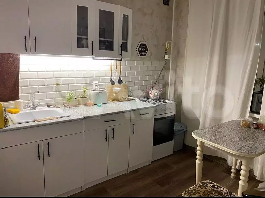 2-к. квартира, 59 м, 1/10 эт. - Фото 0