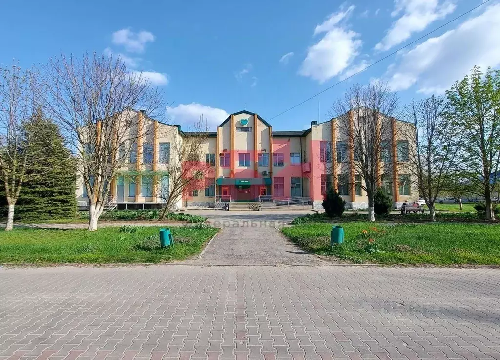 Помещение свободного назначения в Ростовская область, Зерноград ул. ... - Фото 0