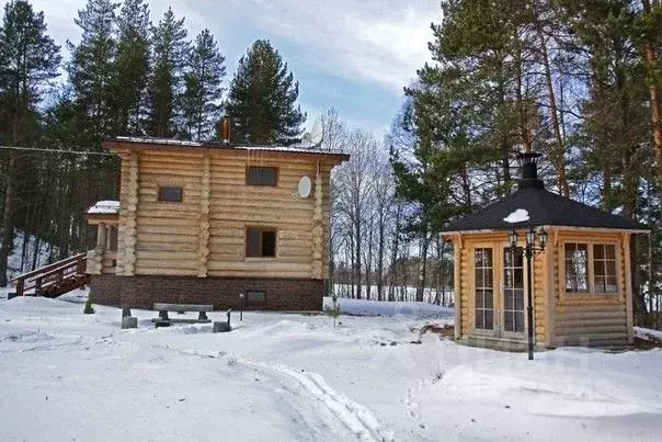 Дом в Карелия, Пряжинский район, Эссойльское с/пос, д. Сямозеро ул. ... - Фото 1