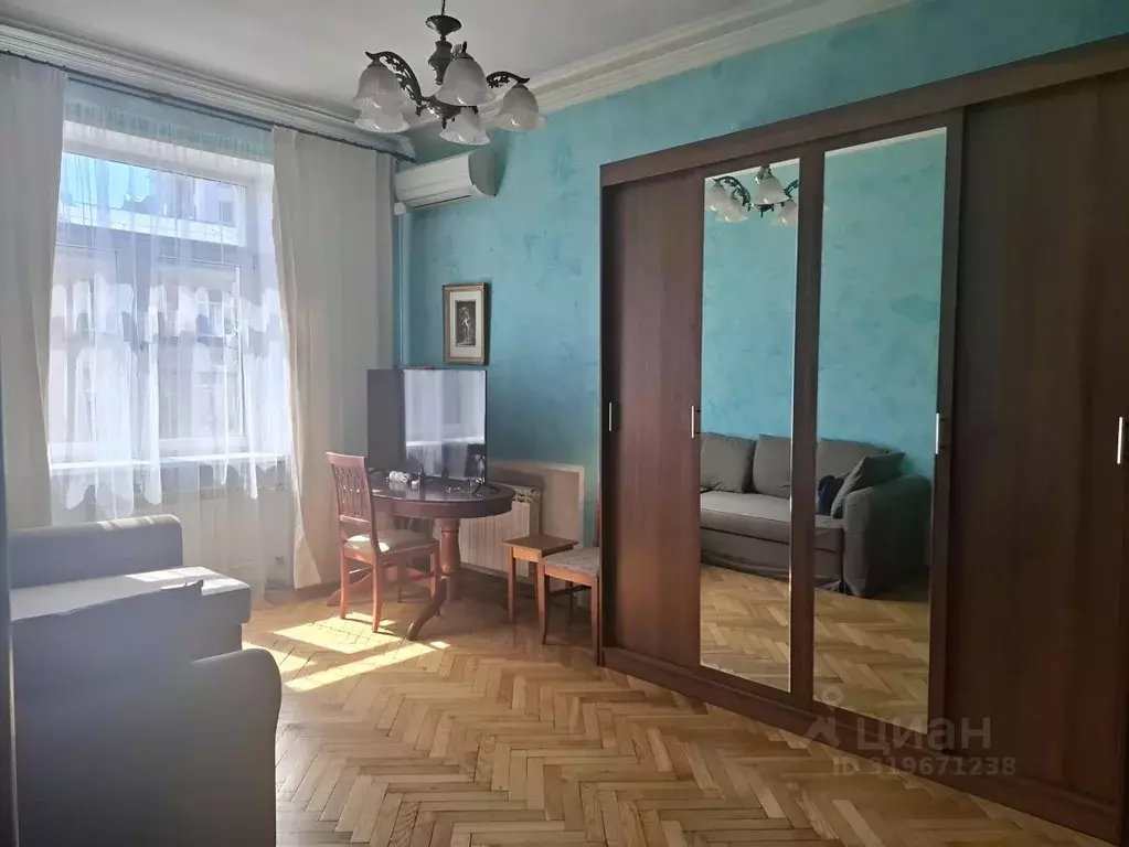 Комната Москва Кутузовский просп., 24 (23.0 м) - Фото 0