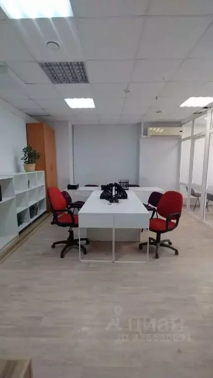 Помещение свободного назначения в Кировская область, Киров ул. ... - Фото 1