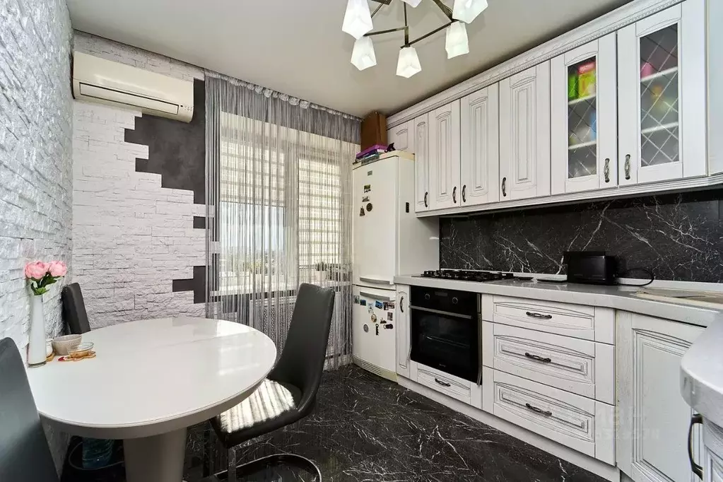 3-к кв. Краснодарский край, Краснодар Симферопольская ул. (64.0 м) - Фото 1