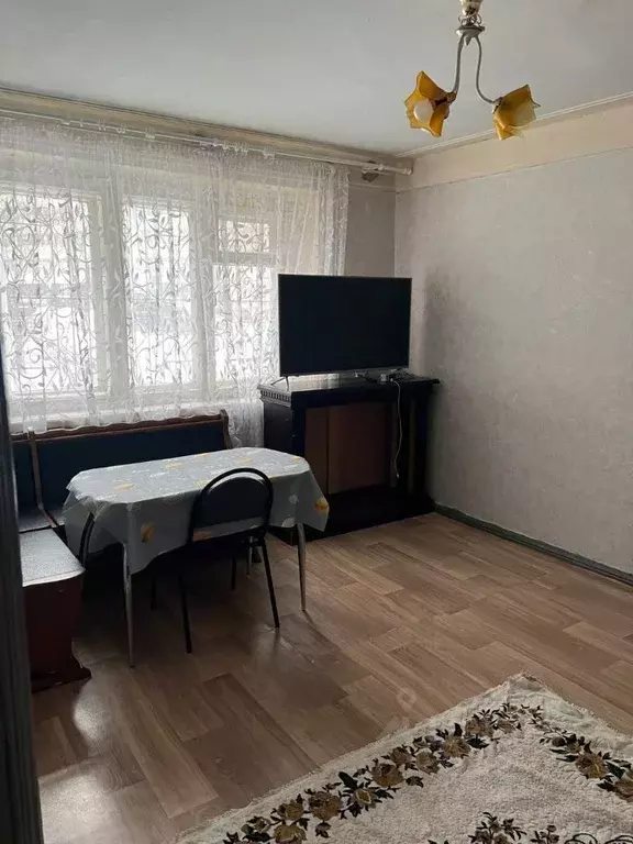 2-к кв. Смоленская область, Смоленск ул. Матросова, 20 (37.9 м) - Фото 0