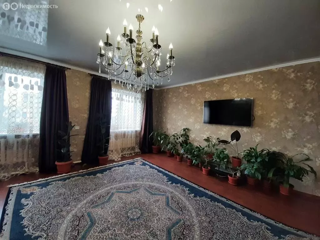 Дом в посёлок Свободы, Орловская улица (260 м) - Фото 1