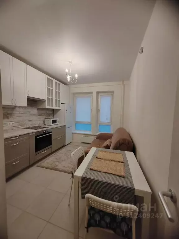 1-к кв. Московская область, Люберцы ул. Летчика Ларюшина, 16 (35.0 м) - Фото 1