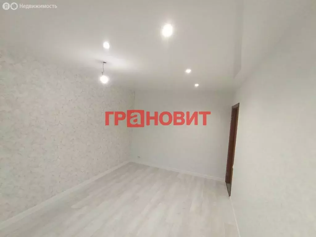 3-комнатная квартира: Новосибирск, улица Кошурникова, 13/2 (61 м) - Фото 1