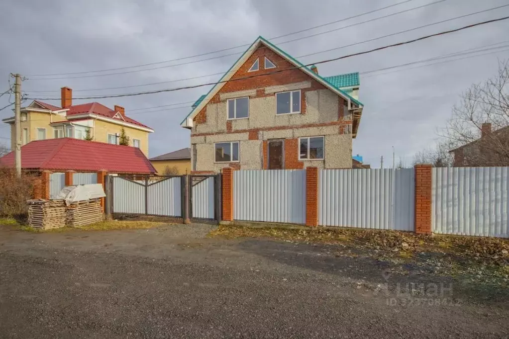 Дом в Свердловская область, Екатеринбург ул. Узорная (287 м) - Фото 1