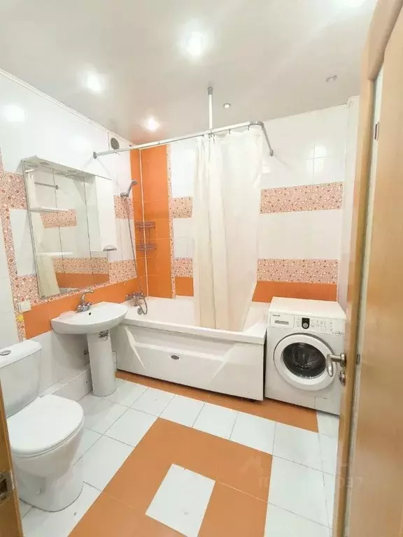 1-к кв. Тюменская область, Тюмень Широтная ул., 167к1 (52.8 м) - Фото 2