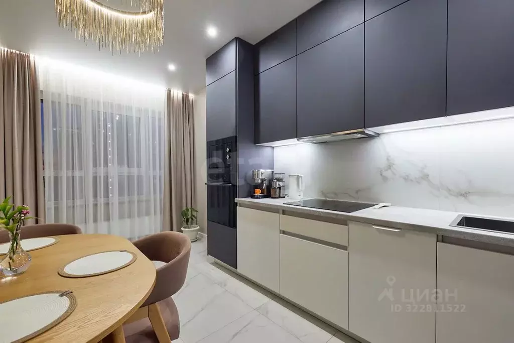 2-к кв. Татарстан, Казань ул. Рауиса Гареева, 105Б (49.3 м) - Фото 1