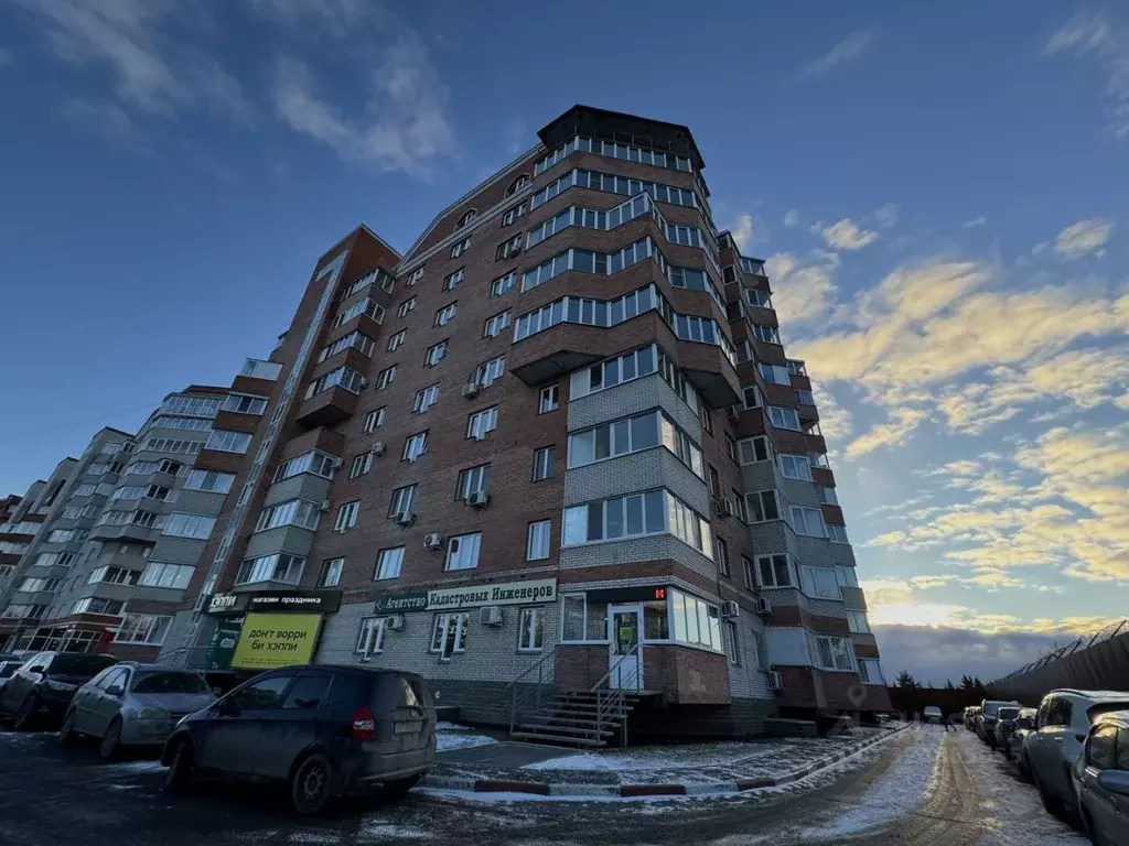 Офис в Омская область, Омск просп. Комарова, 9к2 (75 м) - Фото 1