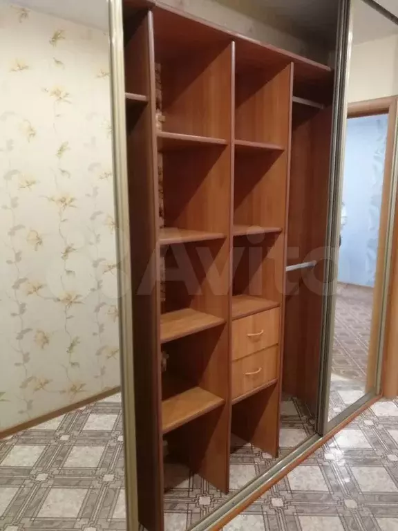 2-к. квартира, 60 м, 1/10 эт. - Фото 1