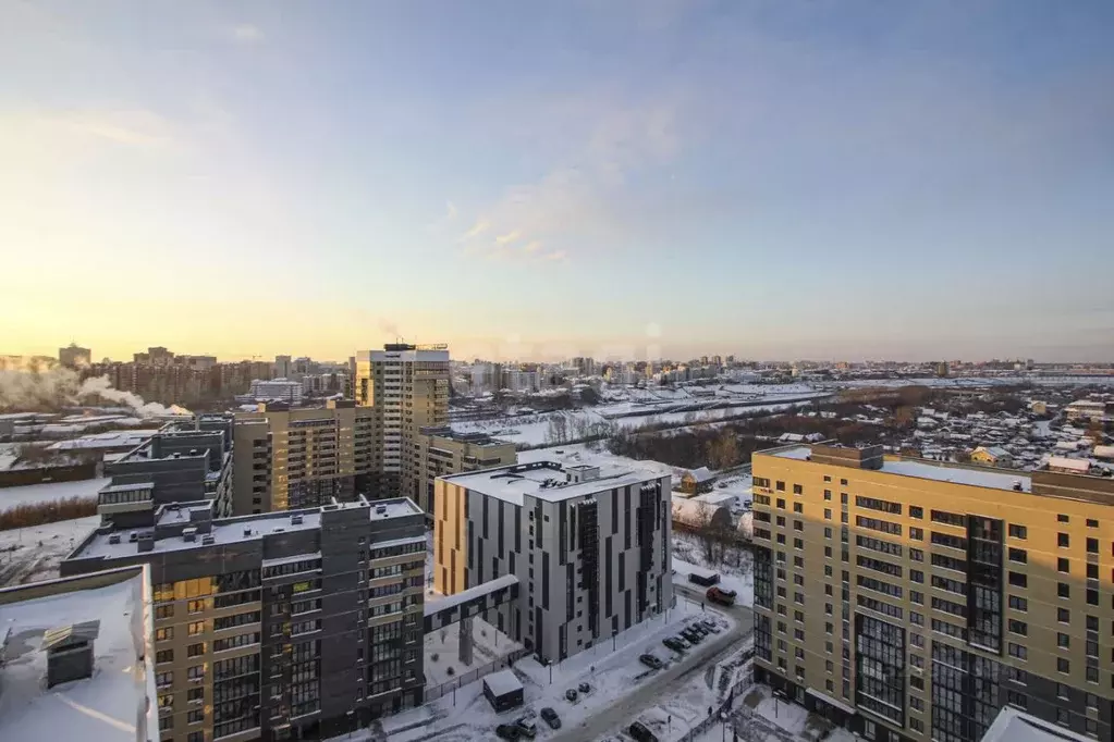 3-к кв. Тюменская область, Тюмень ул. Газовиков, 73 (80.7 м) - Фото 2