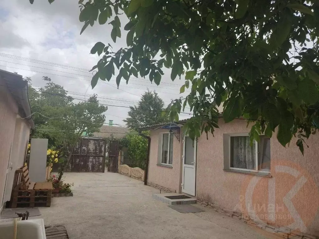 Дом в Крым, Сакский район, с. Добрушино ул. Гагарина, 36 (50 м) - Фото 0