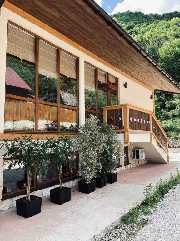 Дом в Краснодарский край, Сочи городской округ, Красная Поляна пгт  ... - Фото 1