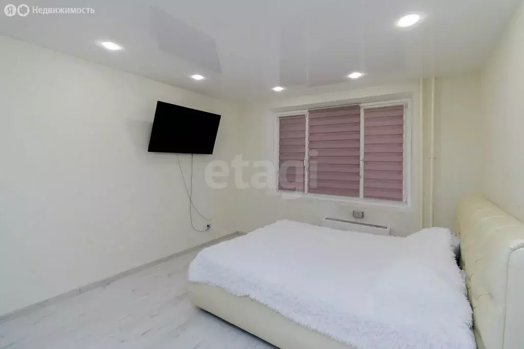 2-комнатная квартира: Тюмень, улица Павла Шарова, 3 (67.7 м) - Фото 2