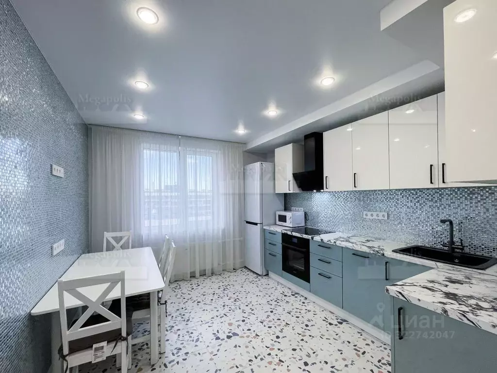 2-к кв. Ленинградская область, Мурино Всеволожский район, ул. ... - Фото 1