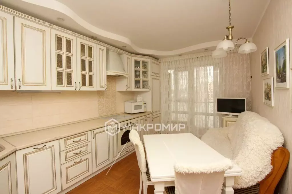 3-к кв. Челябинская область, Челябинск ул. Елькина, 84 (113.5 м) - Фото 1