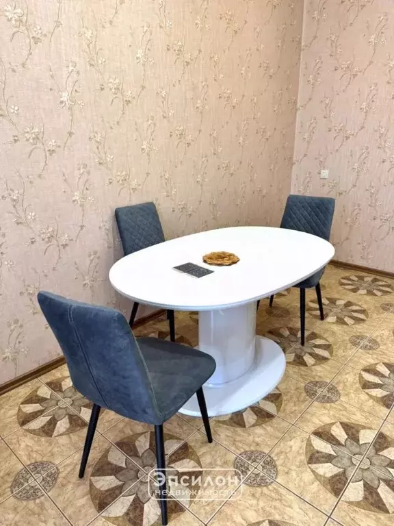 3-к кв. Курская область, Курск ул. Челюскинцев, 23 (86.5 м) - Фото 0