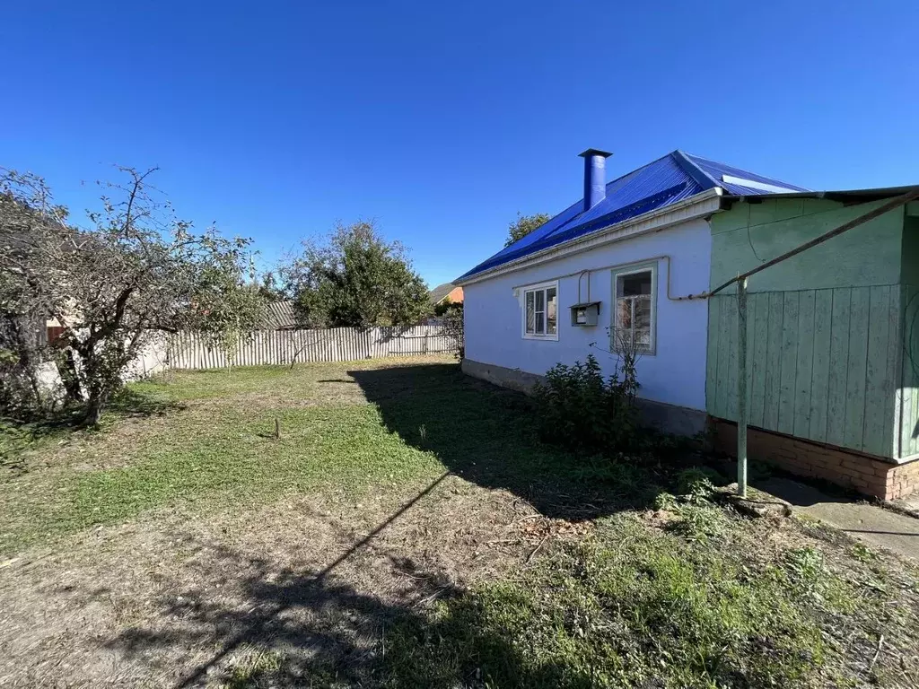 Дом в Краснодарский край, Лабинск Красная ул., 154 (50 м) - Фото 2