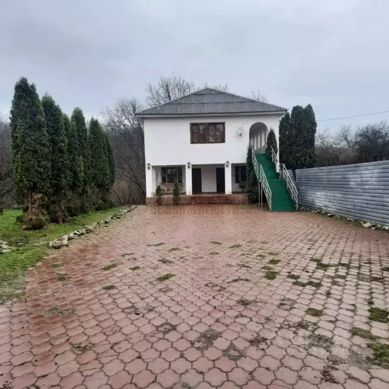 Дом в Кабардино-Балкария, Нальчик ул. Биттирова (200 м) - Фото 0