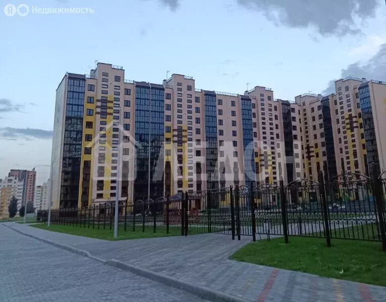 3-комнатная квартира: Омск, 6-й Амурский проезд, 16 (76.4 м) - Фото 1