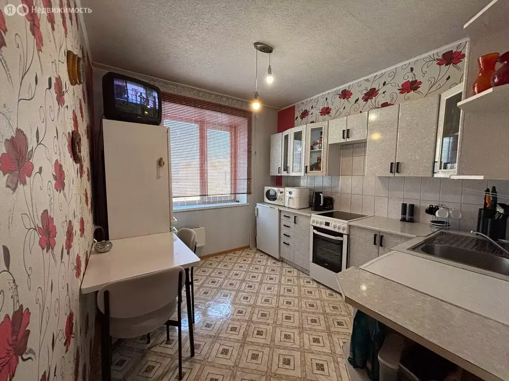 3-комнатная квартира: Минусинск, Народная улица, 5 (65 м) - Фото 1