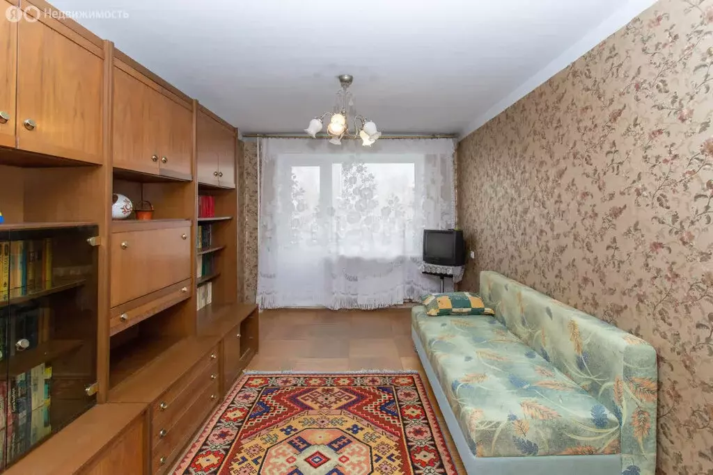 3-комнатная квартира: Тобольск, 6-й микрорайон, 10 (68 м) - Фото 1