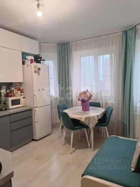 2-к кв. Курская область, Курск ул. Домостроителей, 8 (57.4 м) - Фото 1