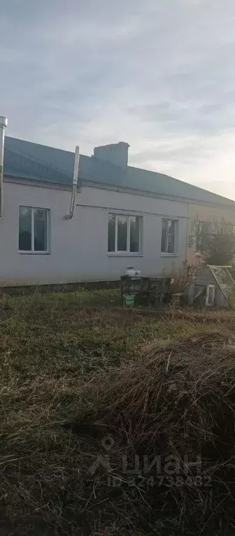 Дом в Саратовская область, Энгельсский район, Безымянское ... - Фото 1