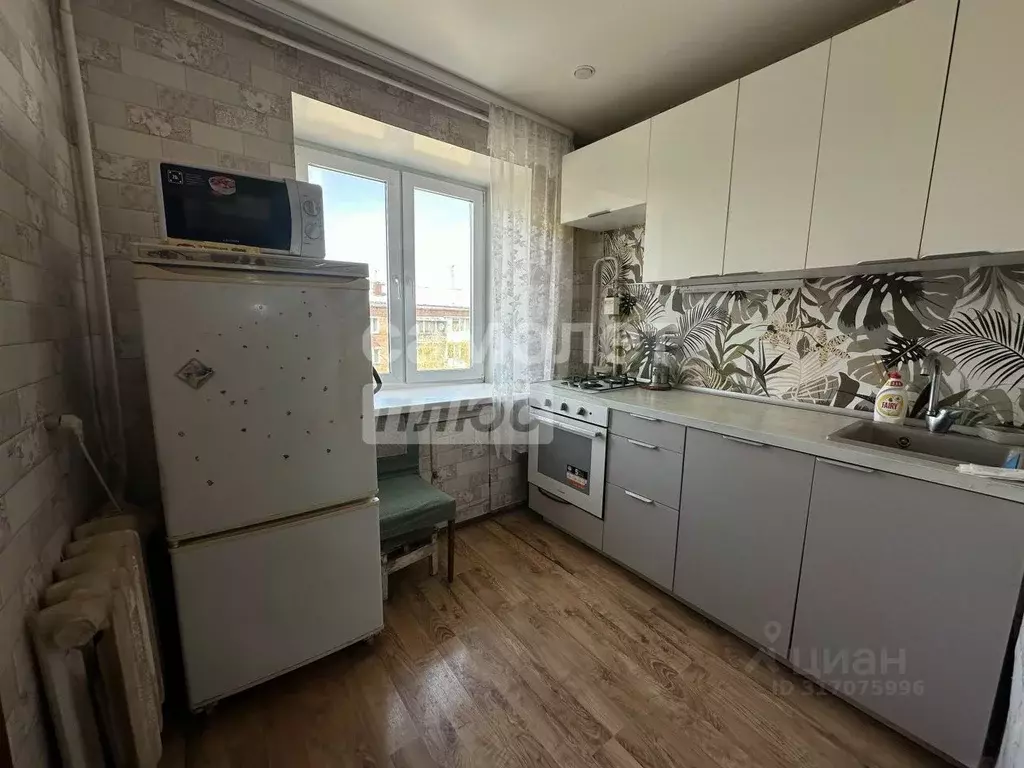 2-к кв. Омская область, Омск ул. Карпинского, 28 (40.0 м) - Фото 0